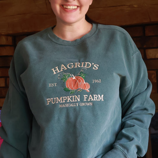 COMFORT COLORS Crewneck - ‘Hagrid’s Pumpkin Farm’
